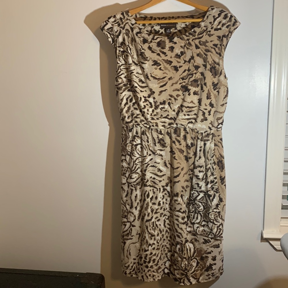 Dana Bachman gorgeous fit multi color shift dress